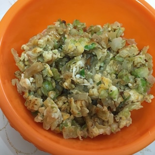 玉ねぎ、小松菜な卵炒め